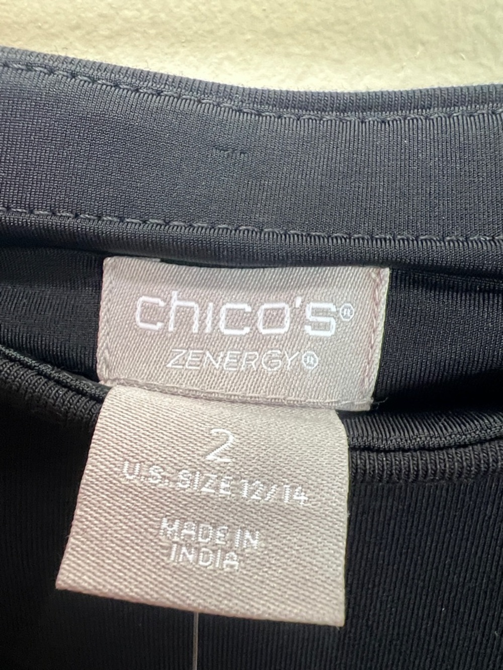 Chico’s Zenergy So Slimming Black Ruched Crop Leggings Women’s Size 2 NWT - Picture 6 of 9